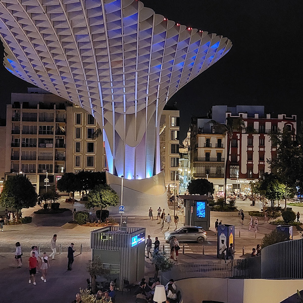 Metropol Parasol de nuit